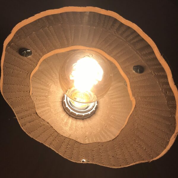 Lampe Suspension bois finition béton ciré ASTRO Design italien Anna Farina fabrication artisanale française pièce unique ANNA COLORE INDUSTRIALE-67