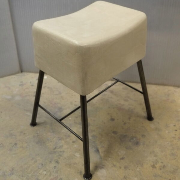 tabouret en beton sur mesure design italien style vintage mobilier industriel Anna colore industriale 7 rue Paul Bert 75011 bisDSCF2878 2