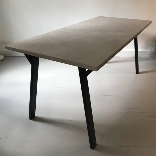 29-Table en béton sur mesure Antilope design italien mobilier industriel Anna colore industriale 7 rue Paul Bert 75011 Paris