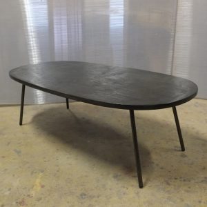 table-beeton-sur-mesure-DesignItalien-Anna-Farina-fabrication-artisanale-pièce-unique-Anna-Colore-Industriale