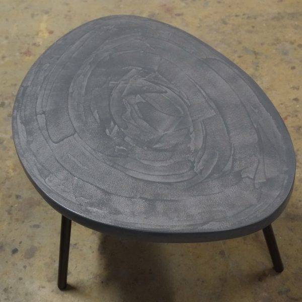 Table-en-béton-sur-mesure-RUGIADA-Design-Italien-Anna-Farina-fabrication-artisanale-Anna-Colore-Industriale
