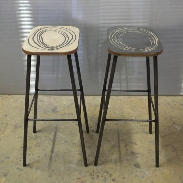 Tabouret en béton sur mesure concrete stool OKAPI MOBILIER INDUSTRIEL Design Italien Anna Farina fabrication artisanale pièce unique ANNA COLORE INDUSTRIALE-21