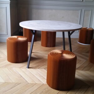 table-sur-mesure-en-beton-design-italien-anna-farina-fabrication-artisanale-piece-unique-anna-colore-industriale